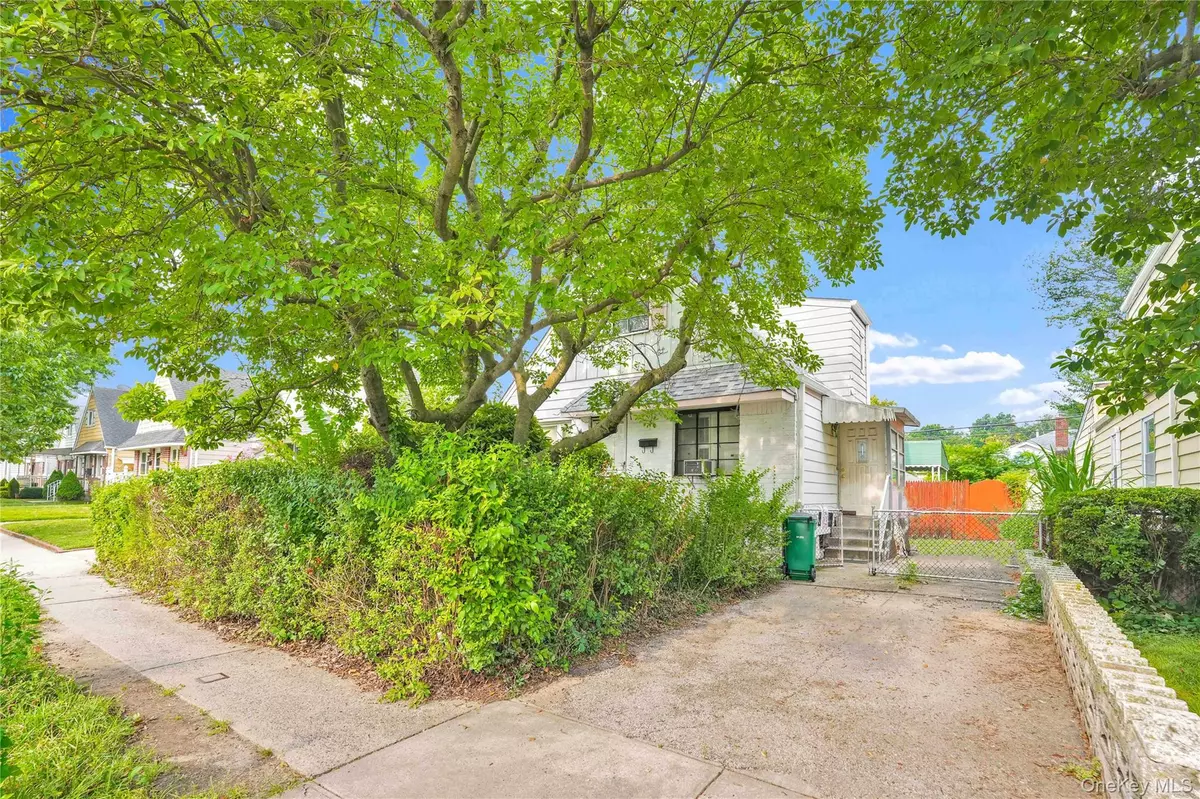 Fresh Meadows, NY 11365,50-12 Utopia Pkwy