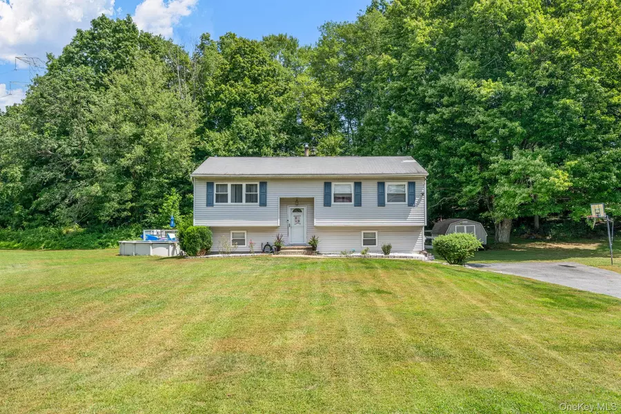 54 Queen Anne LN, Wappingers Falls, NY 12590