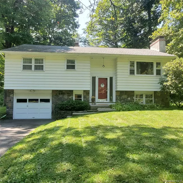 163 Roosevelt RD, Hyde Park, NY 12538