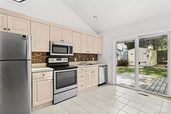 Rocky Point, NY 11778,8 Dogwood RD