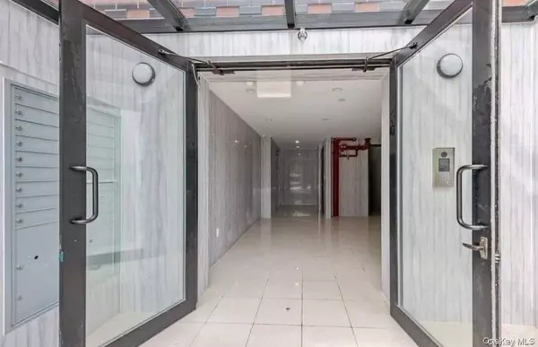 Bayside, NY 11361,214-11 35th AVE #C4