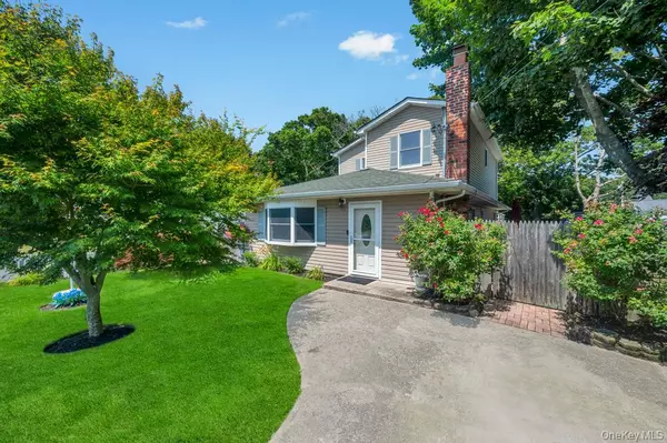 Shirley, NY 11967,73 Saint George DR