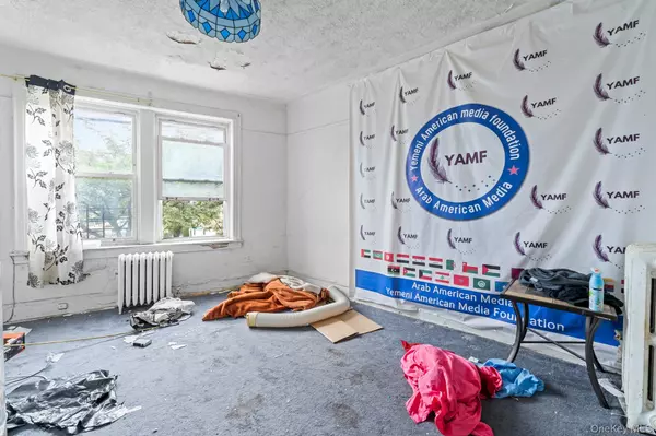 Jamaica, NY 11435,10912 Sutphin BLVD