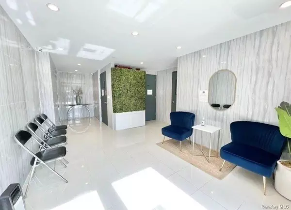 Bayside, NY 11361,214-11 35th AVE #C4