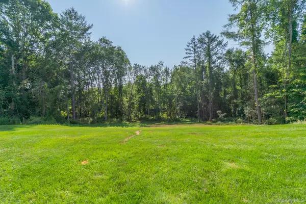 Hopewell Junction, NY 12533,226 Buttonwood WAY