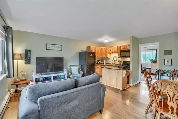 New Paltz, NY 12561,881 Albany Post RD ##29