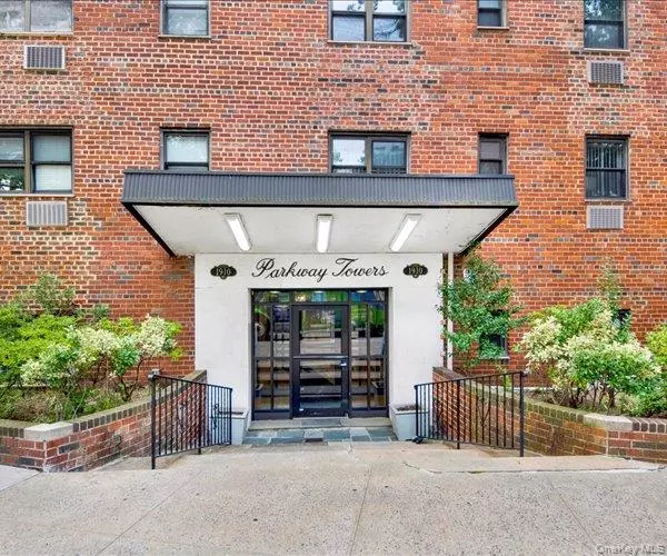 1910 Pelham Pkwy #2B, Bronx, NY 10461