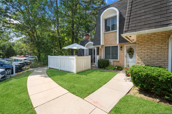 260 Birchwood RD, Medford, NY 11763