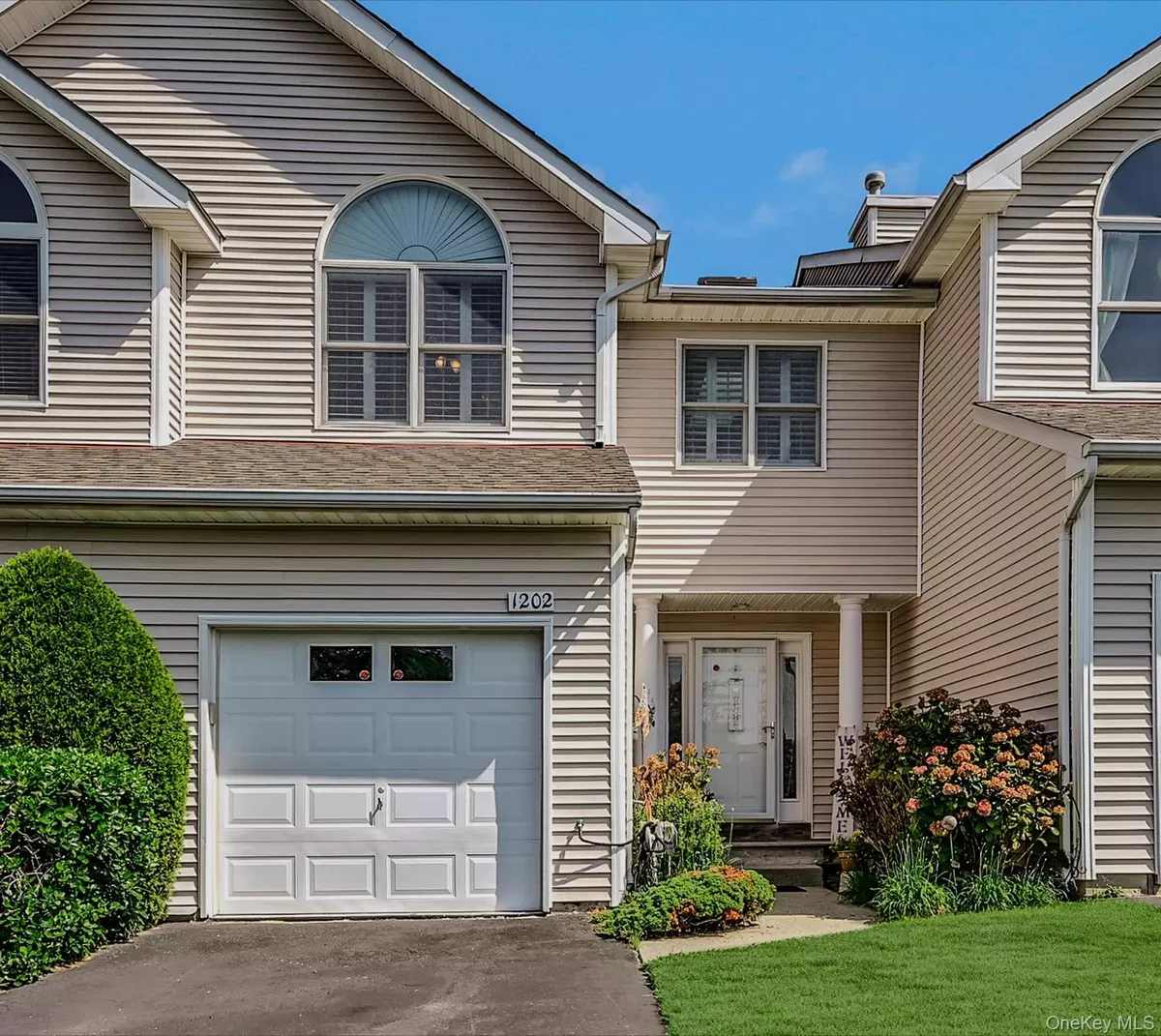 Riverhead, NY 11901,1202 Willow Pond DR