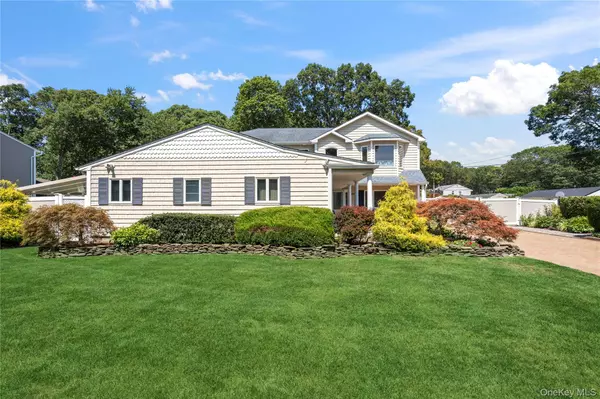 West Islip, NY 11795,479 Garden ST