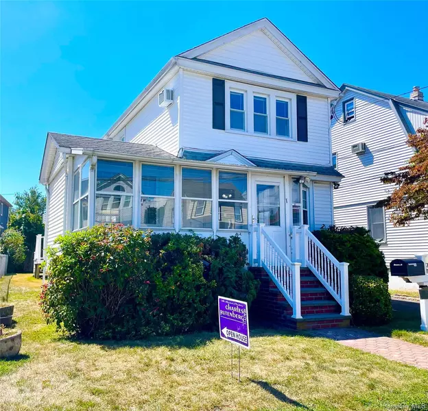 369 Hewlett Pkwy, Hewlett, NY 11557