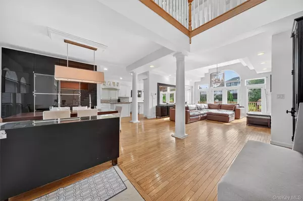 Saugerties, NY 12477,67 Latham CIR