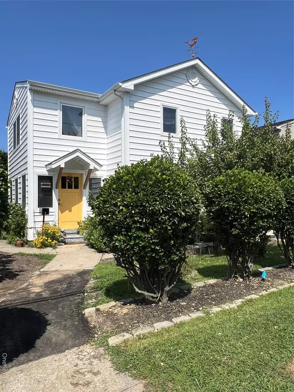 1 Leo ST, Patchogue, NY 11772