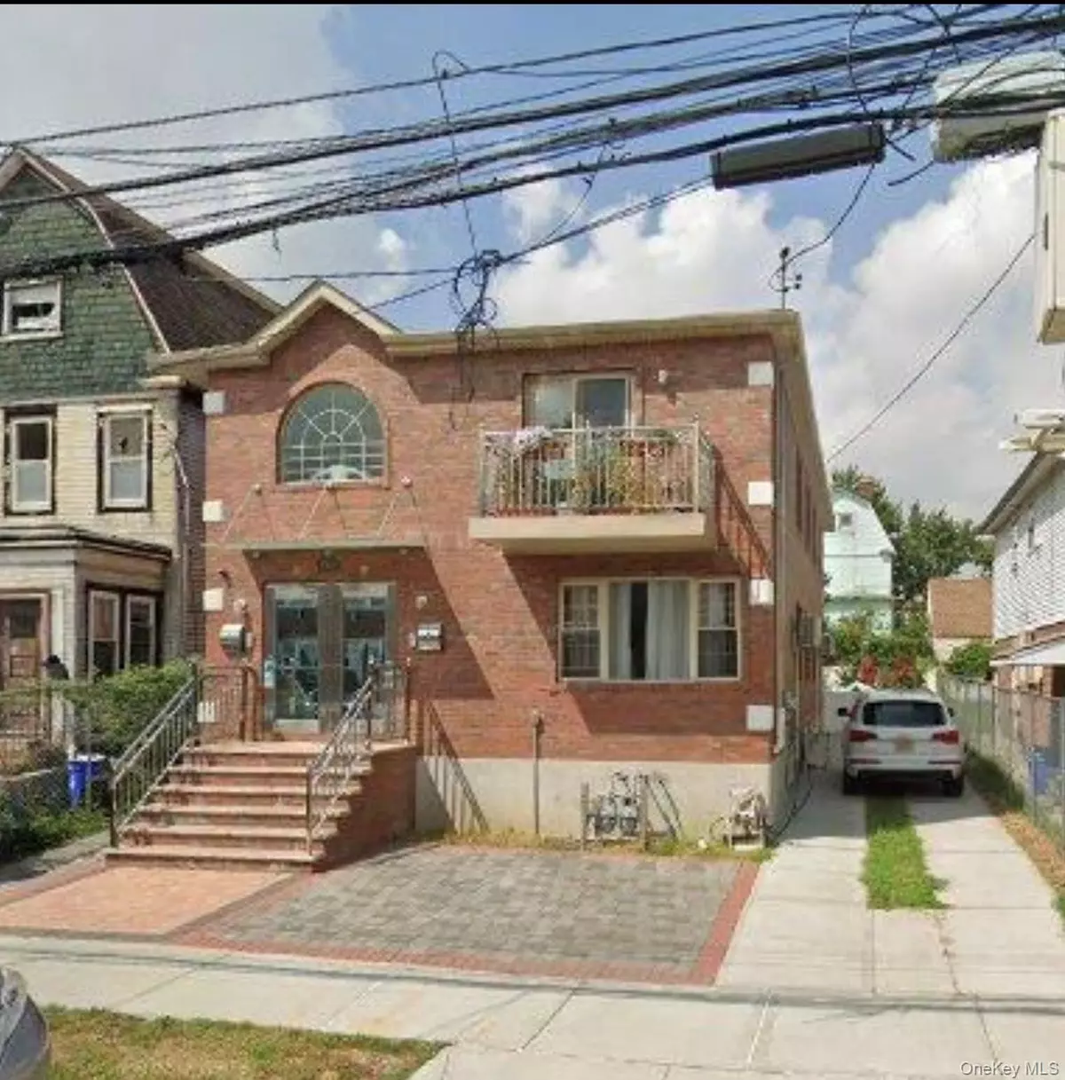Flushing, NY 11358,45-14 161 STREET