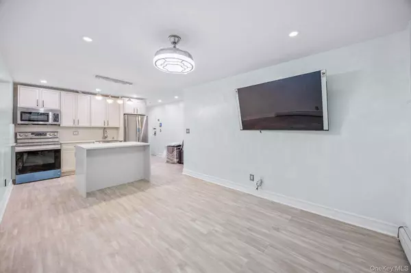 Howard Beach, NY 11414,7813 153rd AVE #1F2, 1FG