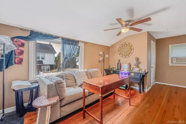 East Meadow, NY 11554,557 Newbridge RD