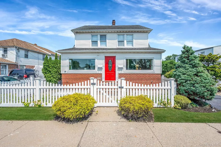 557 Newbridge RD, East Meadow, NY 11554