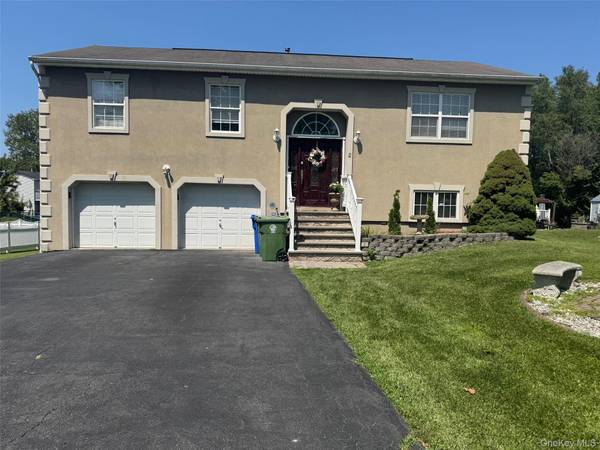 2 Danielle CT, Middletown, NY 10940
