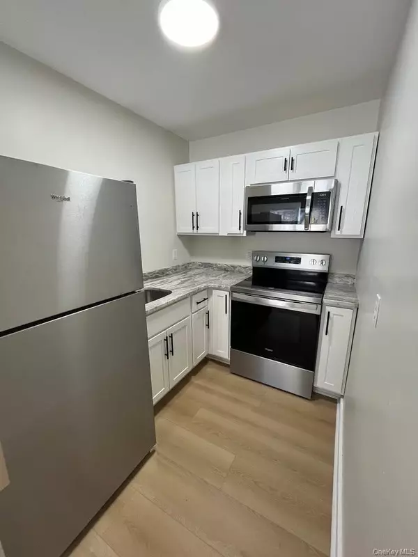 Hyde Park, NY 12538,98 E Market ST #F5