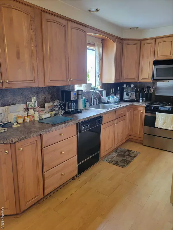 East Quogue, NY 11942,39 Barracuda RD