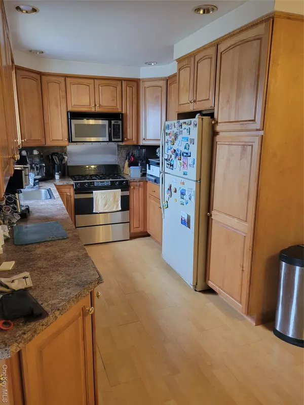 East Quogue, NY 11942,39 Barracuda RD