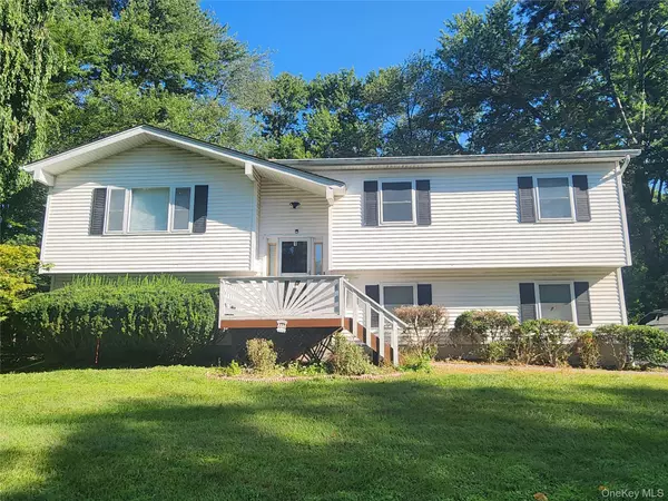 1 Nickolaus LN, Nanuet, NY 10954