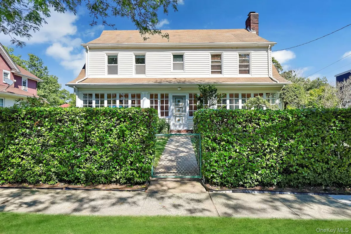 New Rochelle, NY 10801,15 Heminway AVE