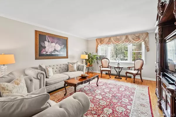 Yonkers, NY 10703,25 Montague ST