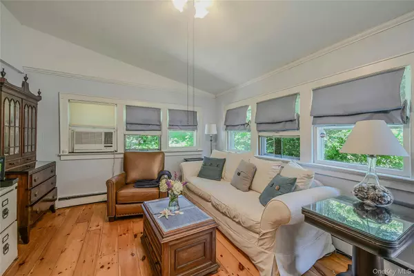 Southold, NY 11971,335 Dogwood LN