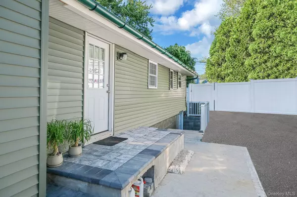 Central Islip, NY 11722,1010 Motor Pkwy