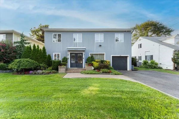 924 Northfield RD, Woodmere, NY 11598