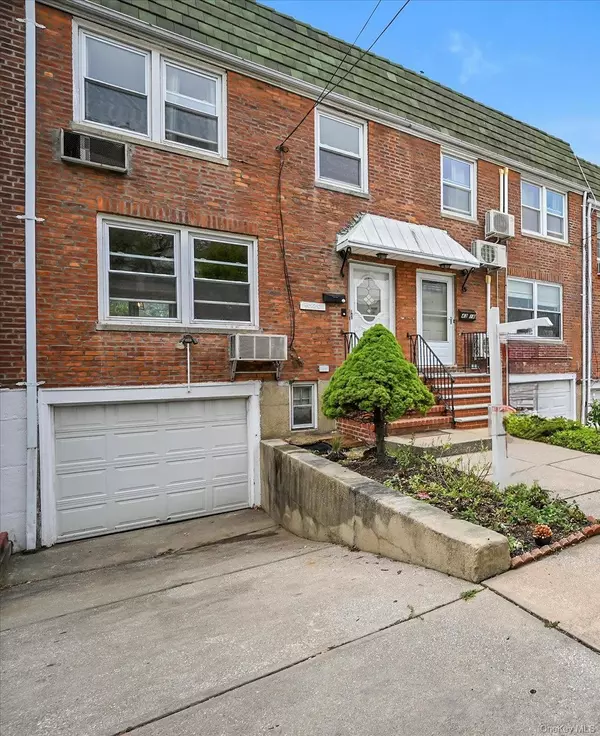 4320 196th ST, Flushing, NY 11358