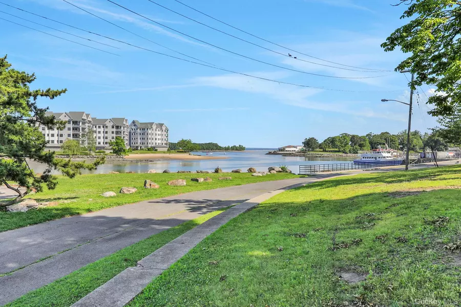 2 Harbor Lane #301, New Rochelle, NY 10805