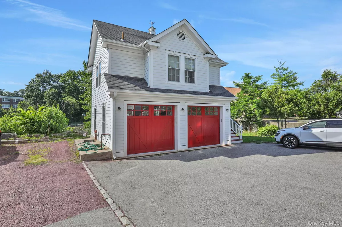 New Rochelle, NY 10805,2 Harbor Lane #301