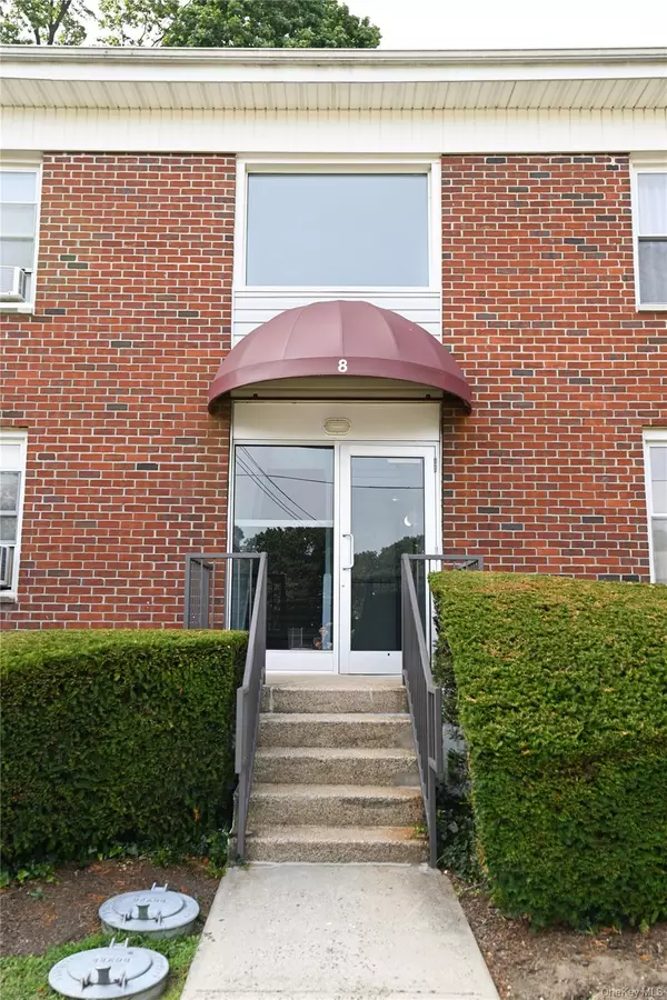 8 Stokes RD #2B, Yonkers, NY 10710