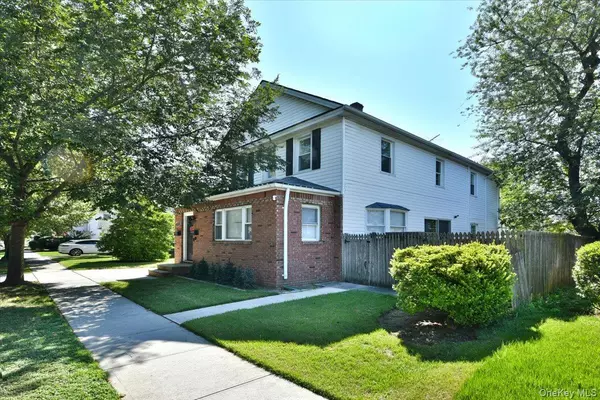 119 Sheridan AVE, Williston Park, NY 11596
