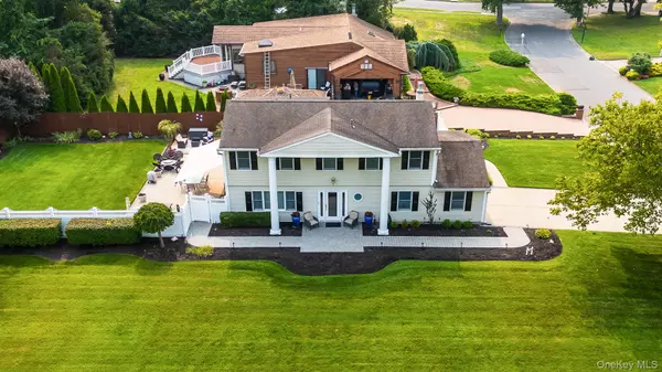 Smithtown, NY 11787,49 Dorchester RD