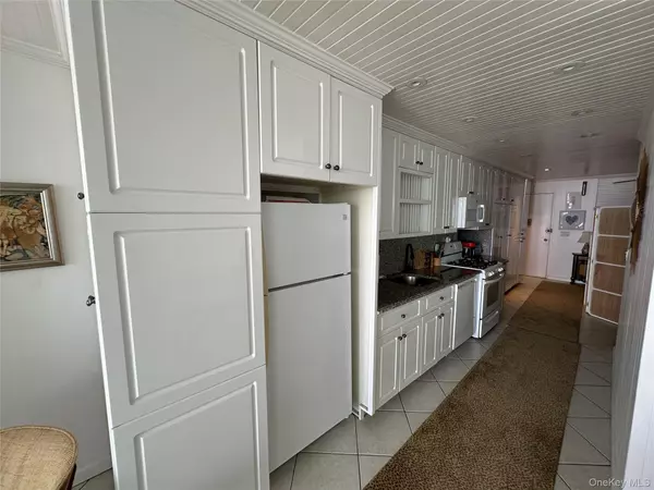 Long Beach, NY 11561,830 Shore RD #5T