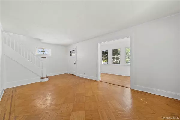 Lynbrook, NY 11563,44 Madison ST