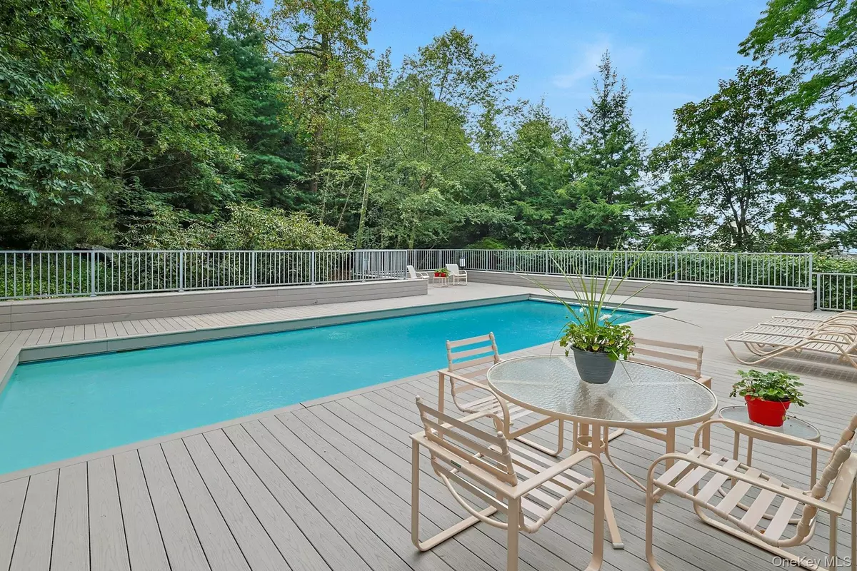 Briarcliff Manor, NY 10510,152 Tower Hill RD