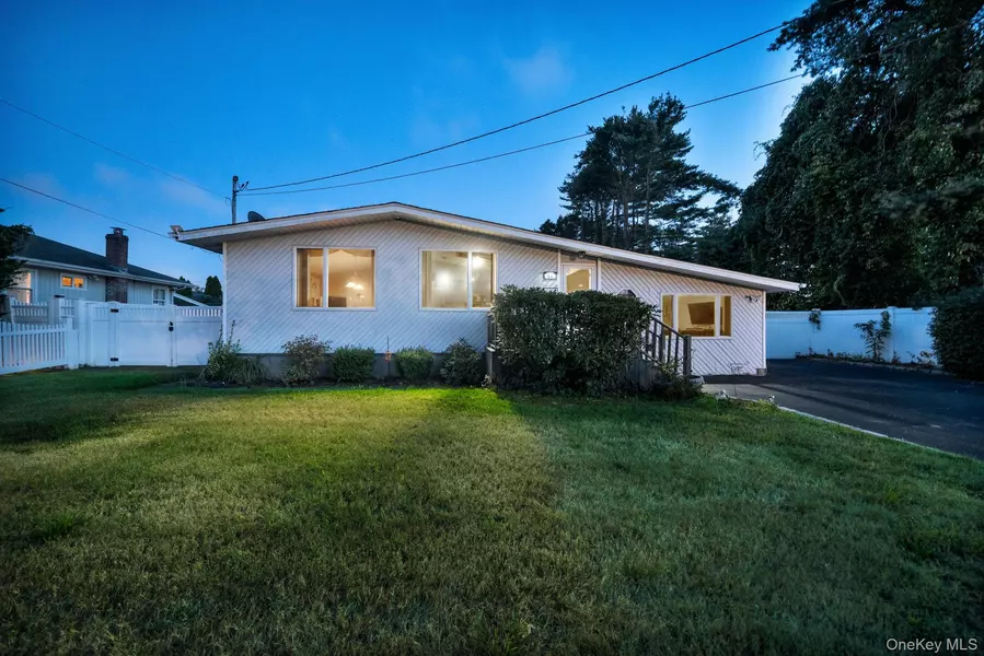 64 Montgomery AVE, West Babylon, NY 11704