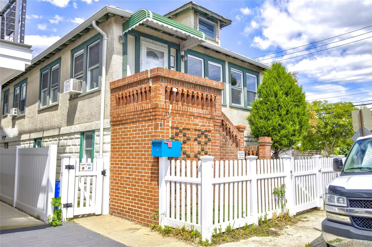 Long Beach, NY 11561,105 Illinois AVE