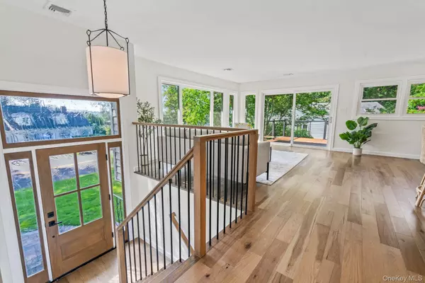 Northport, NY 11768,14 Tudor DR
