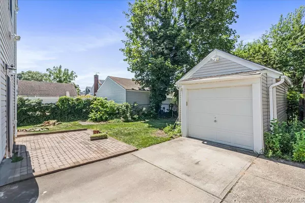 Roosevelt, NY 11575,289 Park AVE