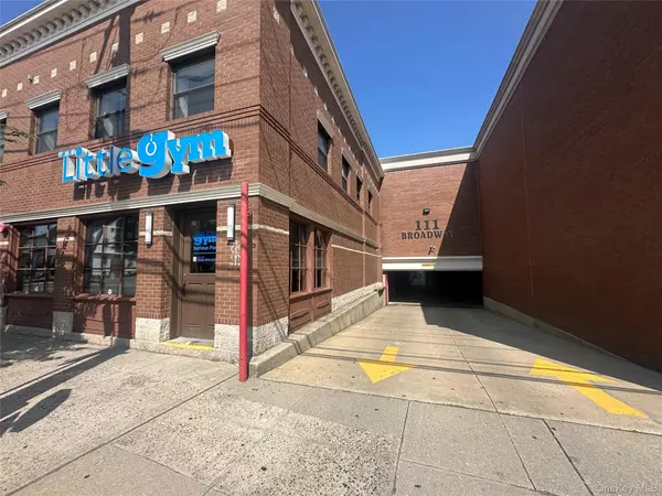 111 Broadway, Lynbrook, NY 11563