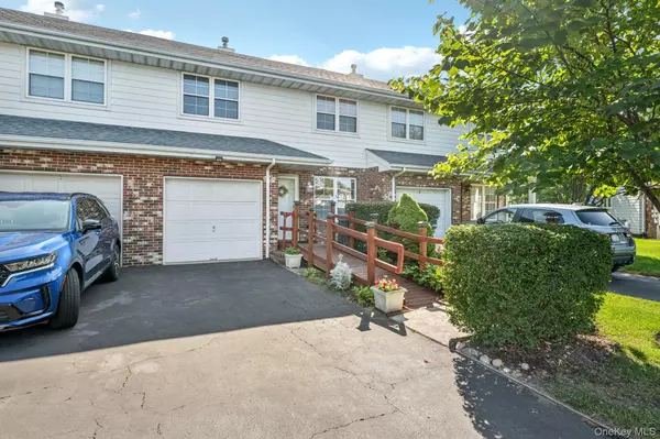 Central Islip, NY 11722,19 Broadlawn DR
