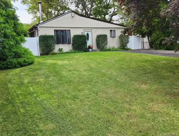72 Propose RD, Shirley, NY 11967