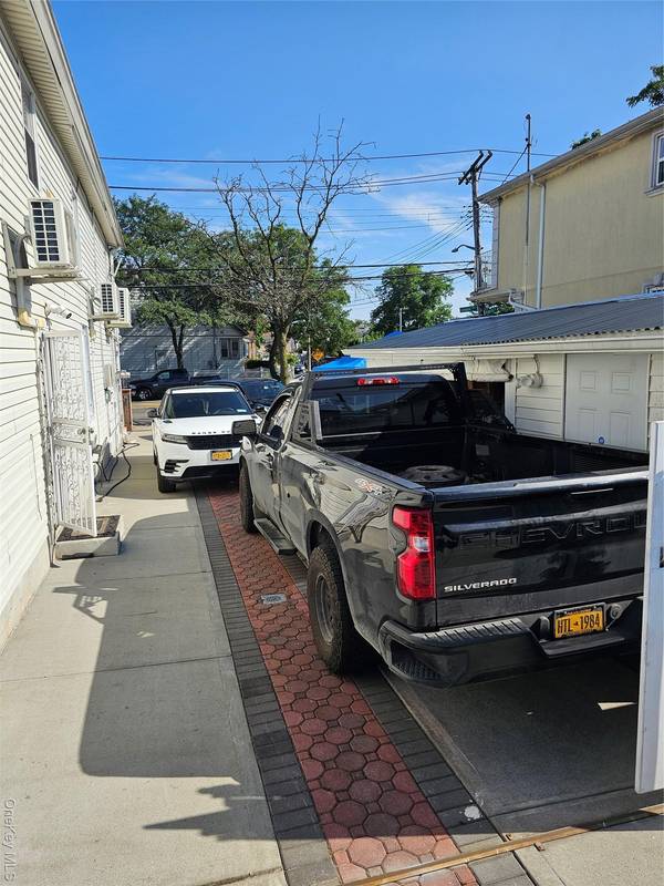 Jamaica, NY 11434,15027 LINDEN BLVD