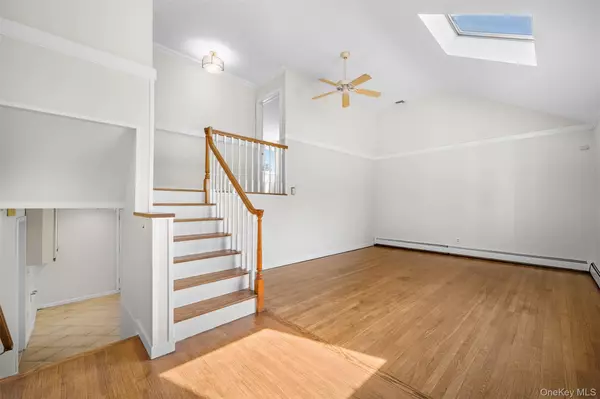 Bay Shore, NY 11751,2 Bay PL