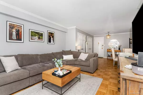 Forest Hills, NY 11375,69-45 108 ST #5J